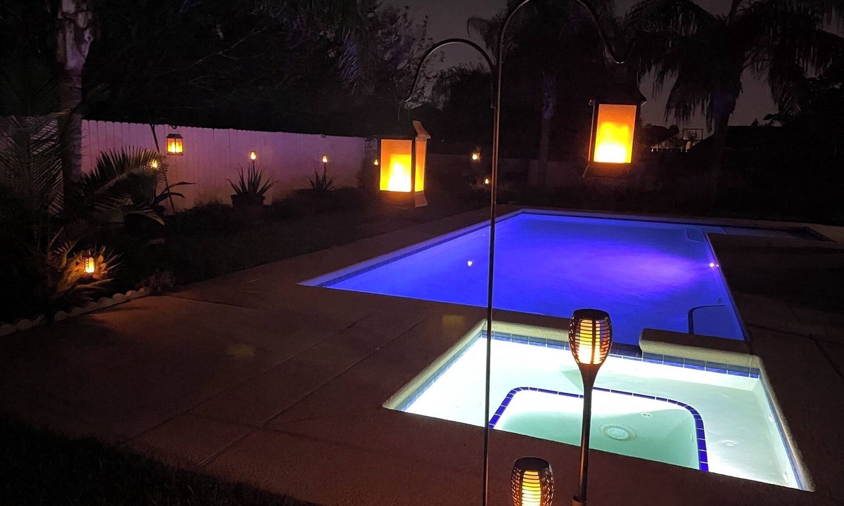 Harlingen House | Casa Colibrí UltraWIFI, HOTTUB, POOL, PLAYPEN, 2KING BEDS, MULTI FAMILY FRIENDLY