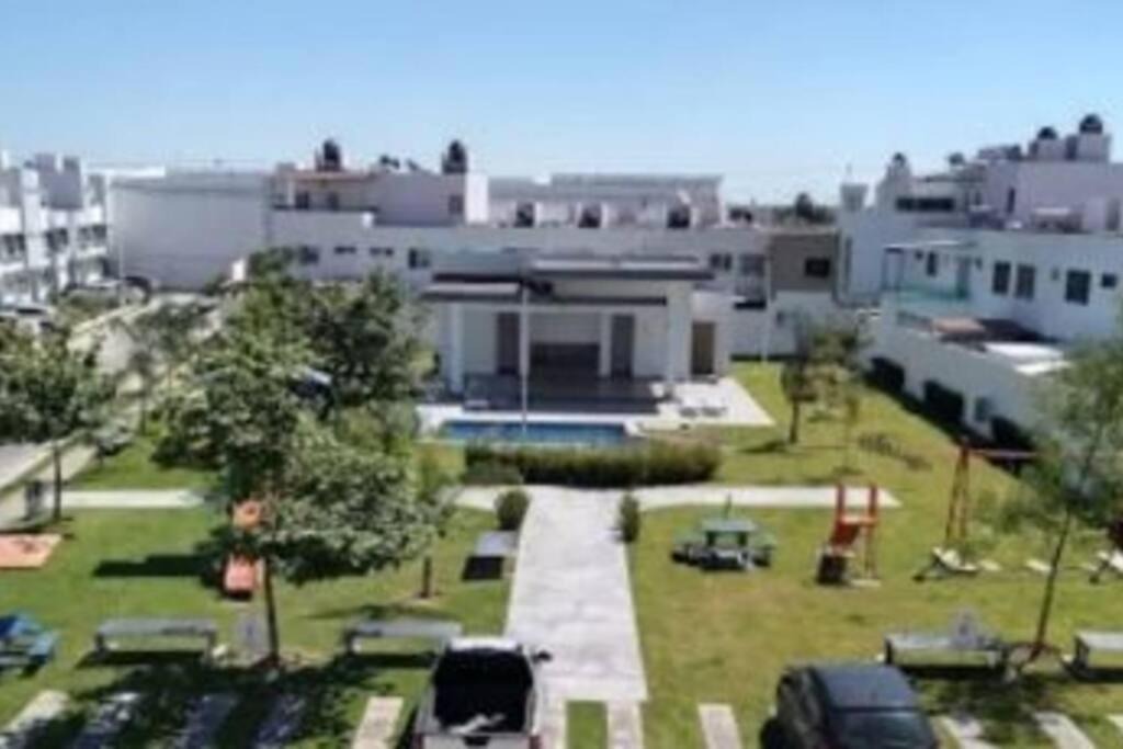 Zapopan House | Casa coto Alta luz con alberca