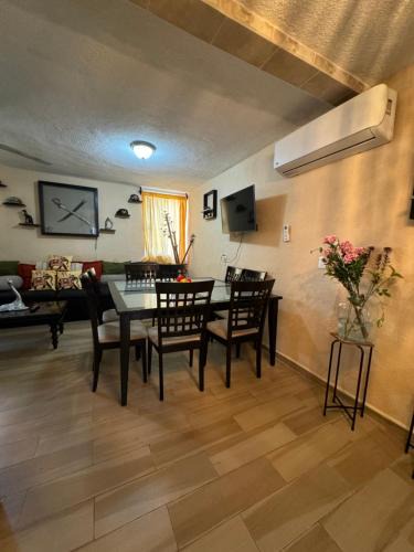 Downtown Cancun Apartment | Casa de la orquidia
