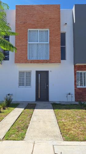 Zapopan House | Casa en Coto Parque Agua Azul, con alberca