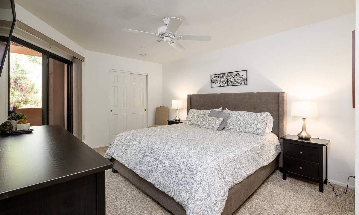 Paradise Valley Village Condo | CASA ESCAPE-Anasazi Village-Top floor cozy condo