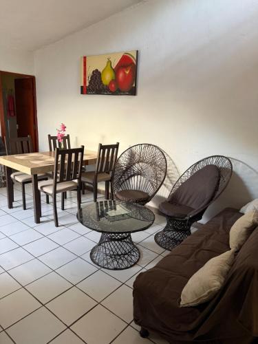 Colima House | Casa Familiar con Aire Acondicionado y Cochera
