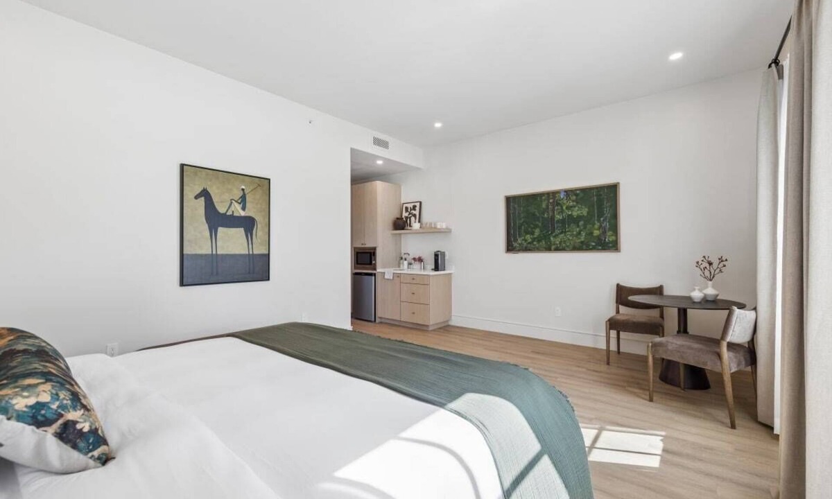 Oak Park Apartment | Casa Iglesia Studio 113