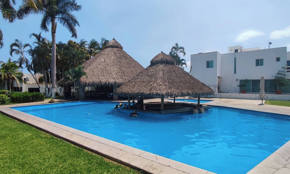 Manzanillo House | Casa Iris - Gated community with pool, Tv, wifi, beach 5 min away, 4 Air 3 baths