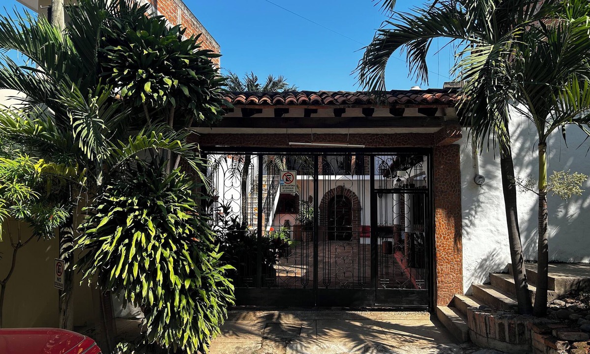 Lazaro Cardenas Bed & Breakfast | Casa Malety Iguana Suite