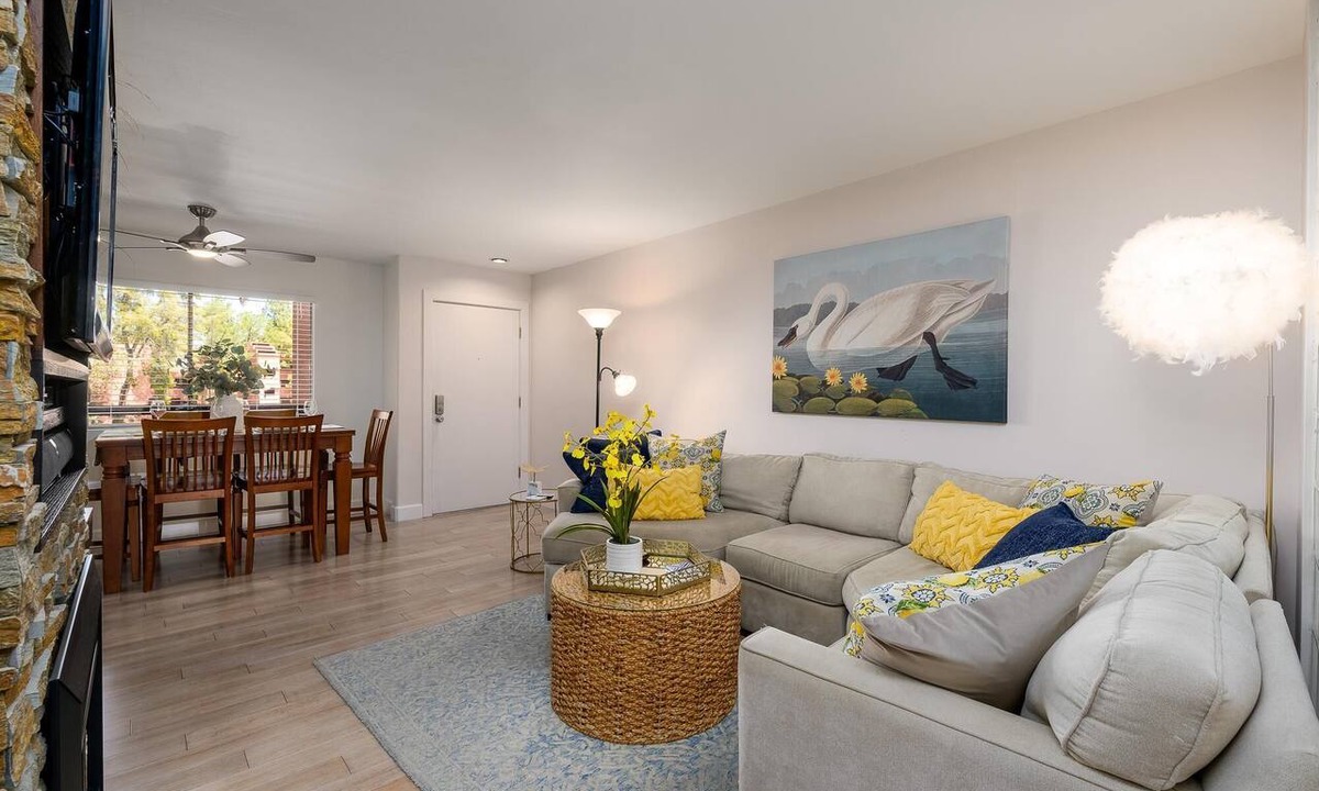 Paradise Valley Village Condo | CASA PACIFICO-Anasazi Village-Plush 2bed/1bath updated unit