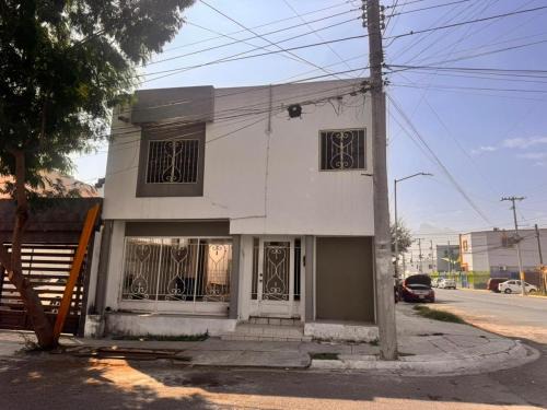 Guadalupe House | Casa para conocer Mty con cochera