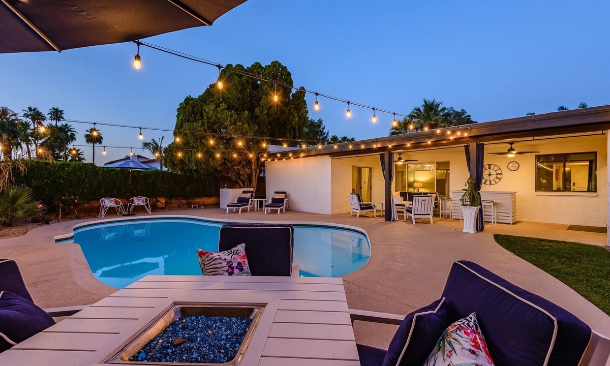 North Mountain House | Casa Sunset 4 Bedroom Home by RedAwning