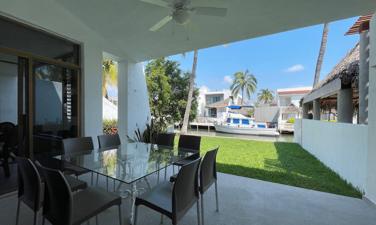 Barra de Navidad House | Casa Uvis Marina Barra De Navidad
