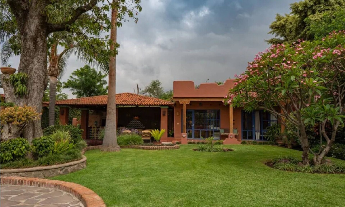 San Juan Cosala House | Casita on 1/2 acre of flora beauty. Two arms, , wifi, access to kitchen and TV