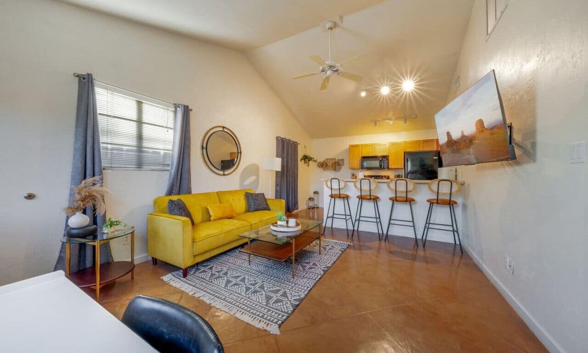 Blenman-Elm House | Central/1 BR & 1 BA/Guesthouse/Fenced/Cozy