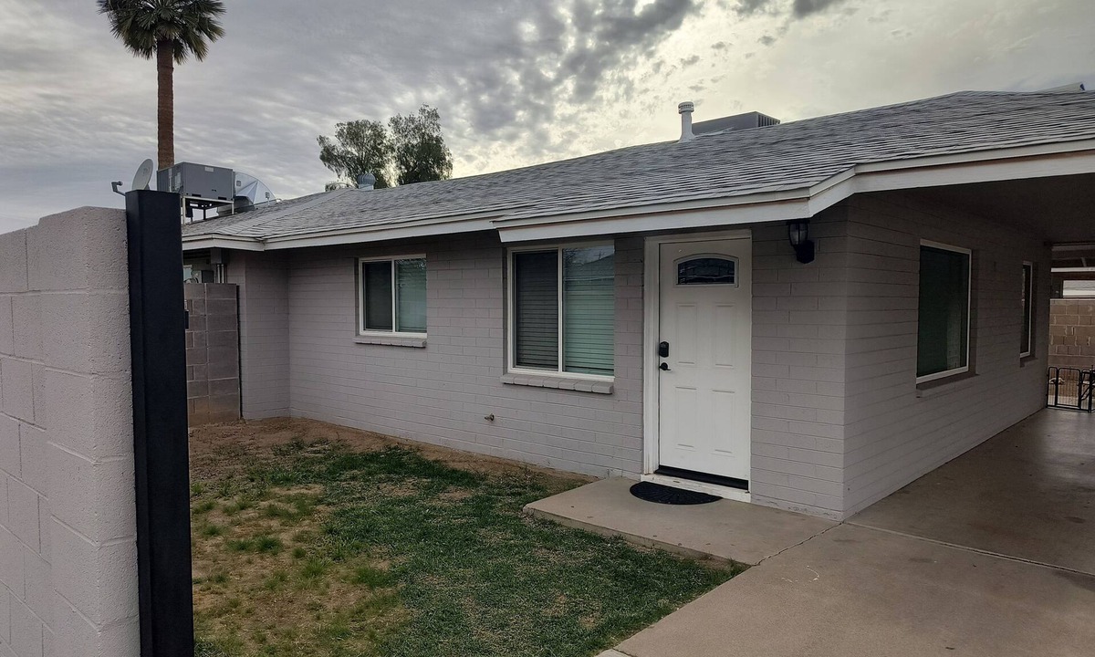 Mesa Cottage | Centrally located close to everything with private entry and private yard.