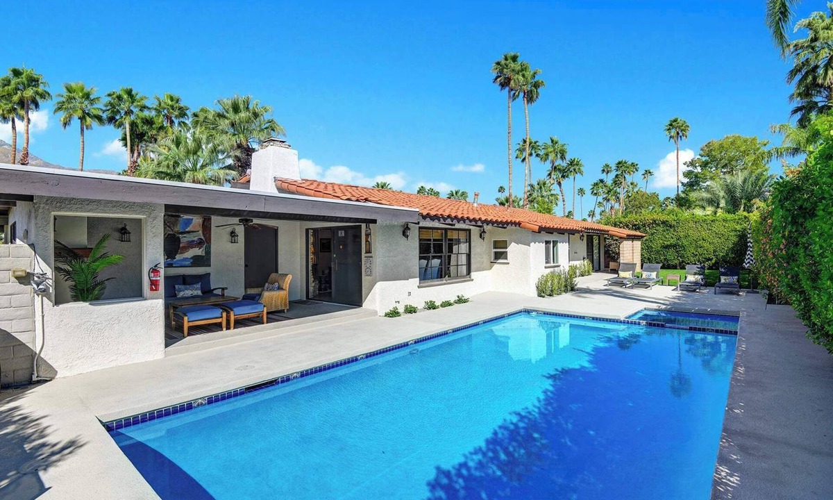 El Mirador House | Centrally located and pet-friendly home with pool
