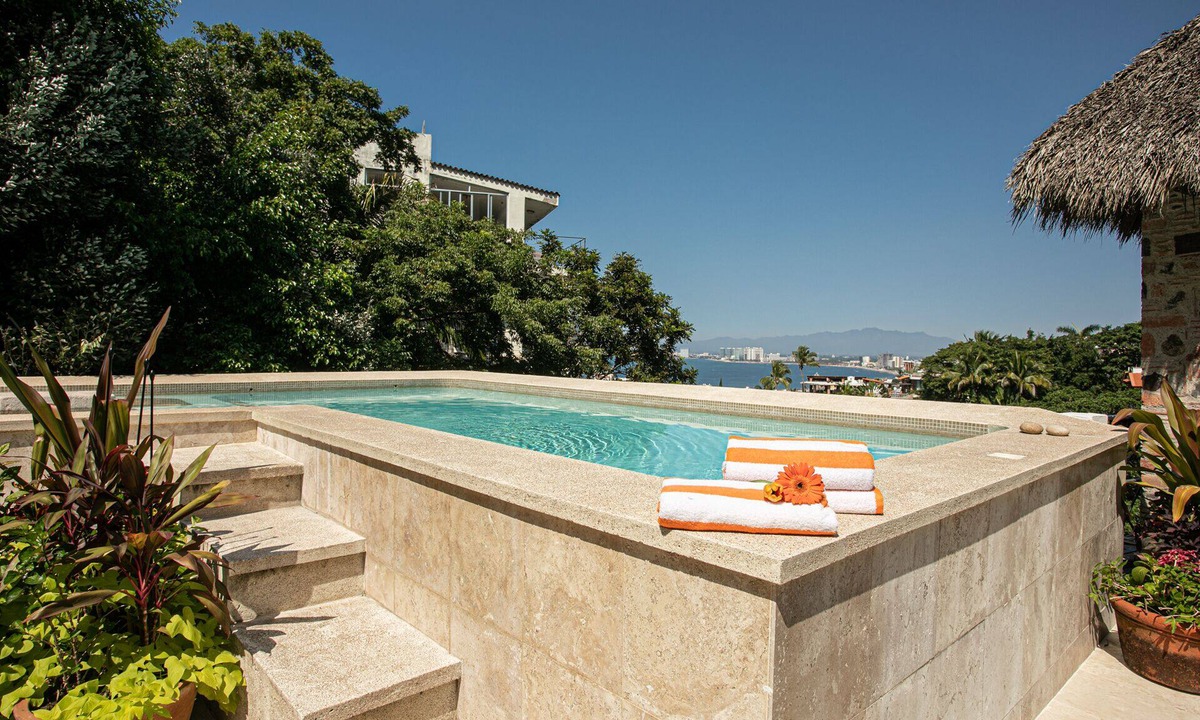 Romantic Zone House | (CH) 3B/3B, Private pool and palapa on rooftop terrace, Views, Walk to Town