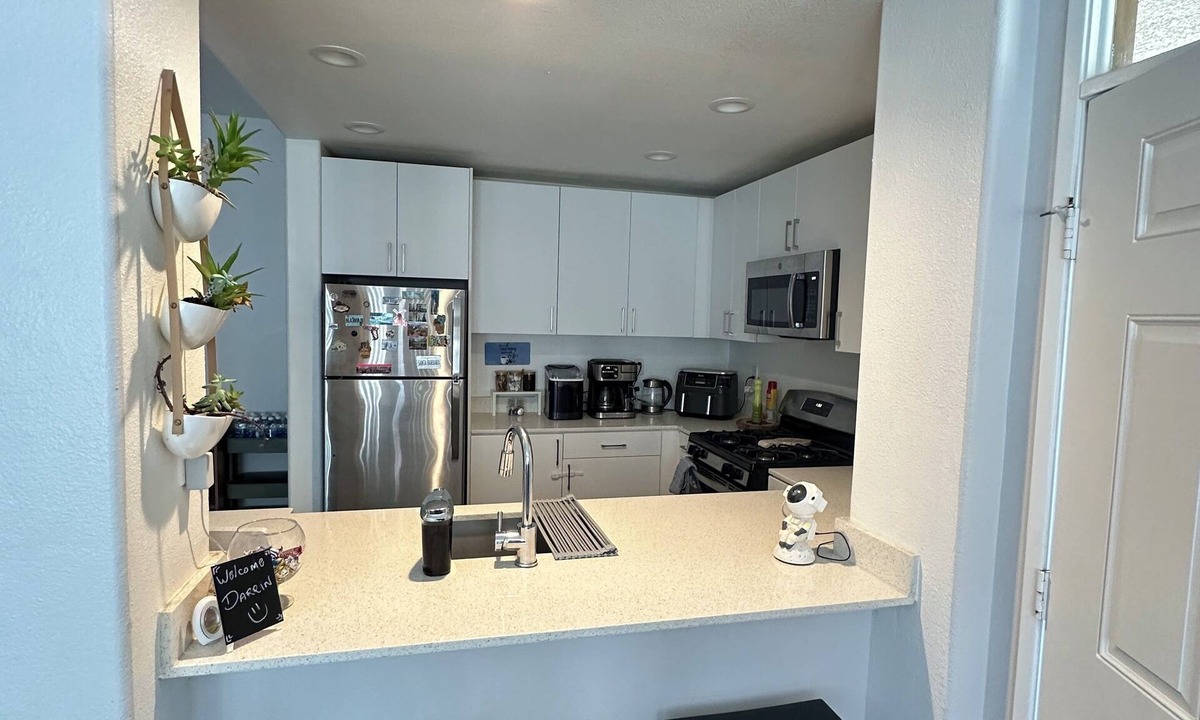 Canyon Country Apartment | Charming 1-bedroom apartment with WiFi, AC in Santa Clarita