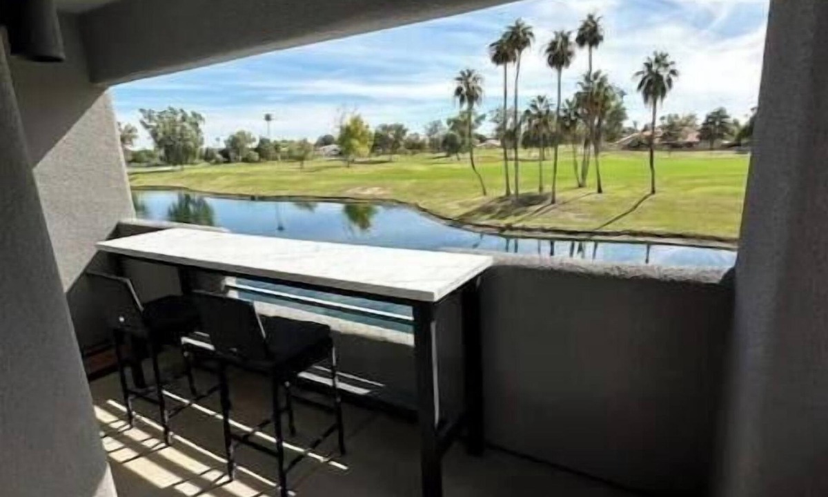 Arrowhead Ranch Condo | Charming 2-bedroom condo with water and golf course views and AC in Glendale
