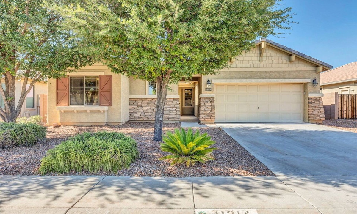 Crystal Point House | Charming 4-bedroom house with Pool in enjoyable Avondale