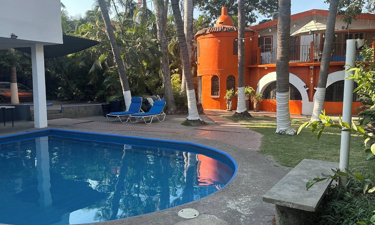 Area Militar de Vallarta House | Charming 6-bedroom house with AC in Las Juntas