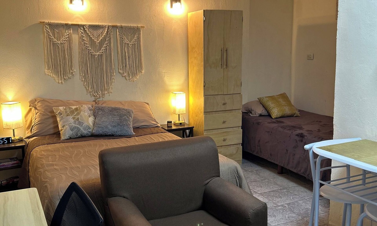 Guadalupe House | Charming apartment house in wonderful Monterrey - independent entrance BBVA
