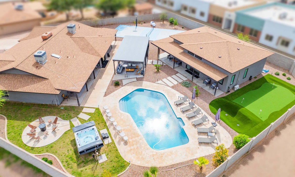 Las Casitas del Sur House | Charming Chandler retreat with pool, guest house, pickleball and putting green!