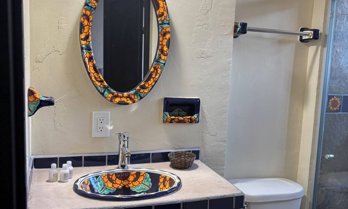 Guadalajara Cabin | Charming lodge with AC and WiFi in soothing San Pedro Tlaquepaque.