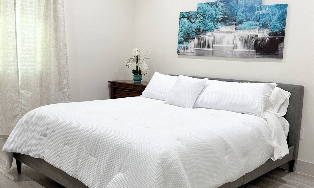 Glendale Apartment | Charming one-bedroom 1.5-bath guesthouse with fully equipped kitchen in Glendale
