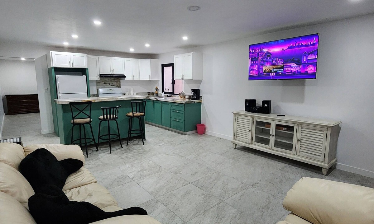 Rosarito House | Charming Very Spacious 1-bedroom house in Rosarito perfect for your getaway