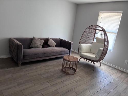 Alton Apartment | Cherry Real Estate LLC