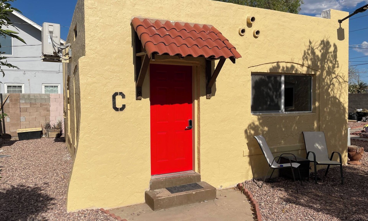 Downtown Phoenix Cottage | Cherry red door cottage with AC in cool Phoenix C