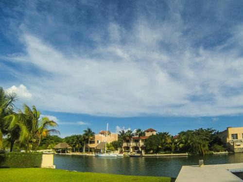 Puerto Aventuras Hotel | Chez Waffle Hotel