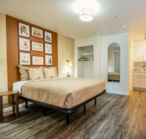 Tolleson Apartment | Chic AZ Studio Travel Nurses Welcome
