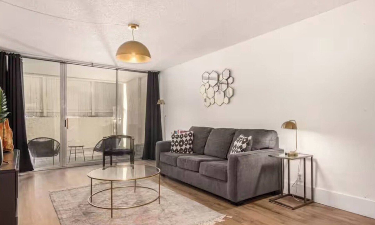 Entertainment District Condo | Chic Condo with Parking Spot - Minutes to Old Town!