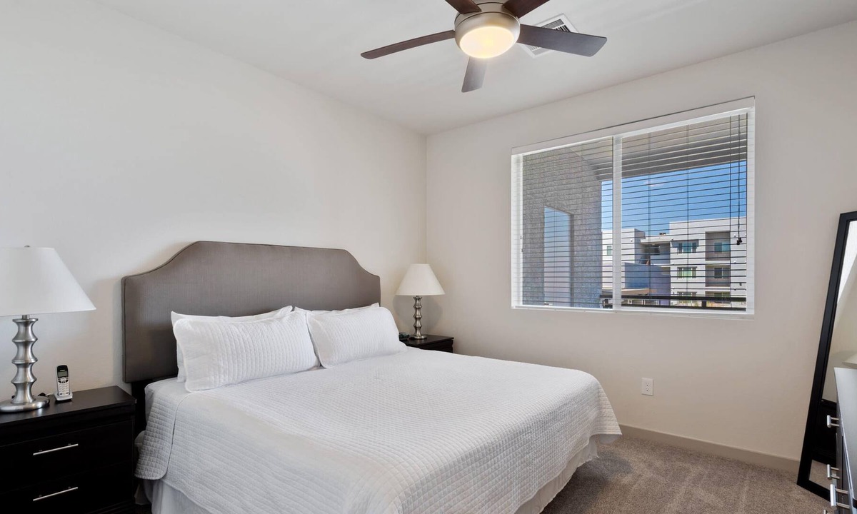 Palm Valley Apartment | Chic Modern Clean 1BR Apartment by Stay Gia