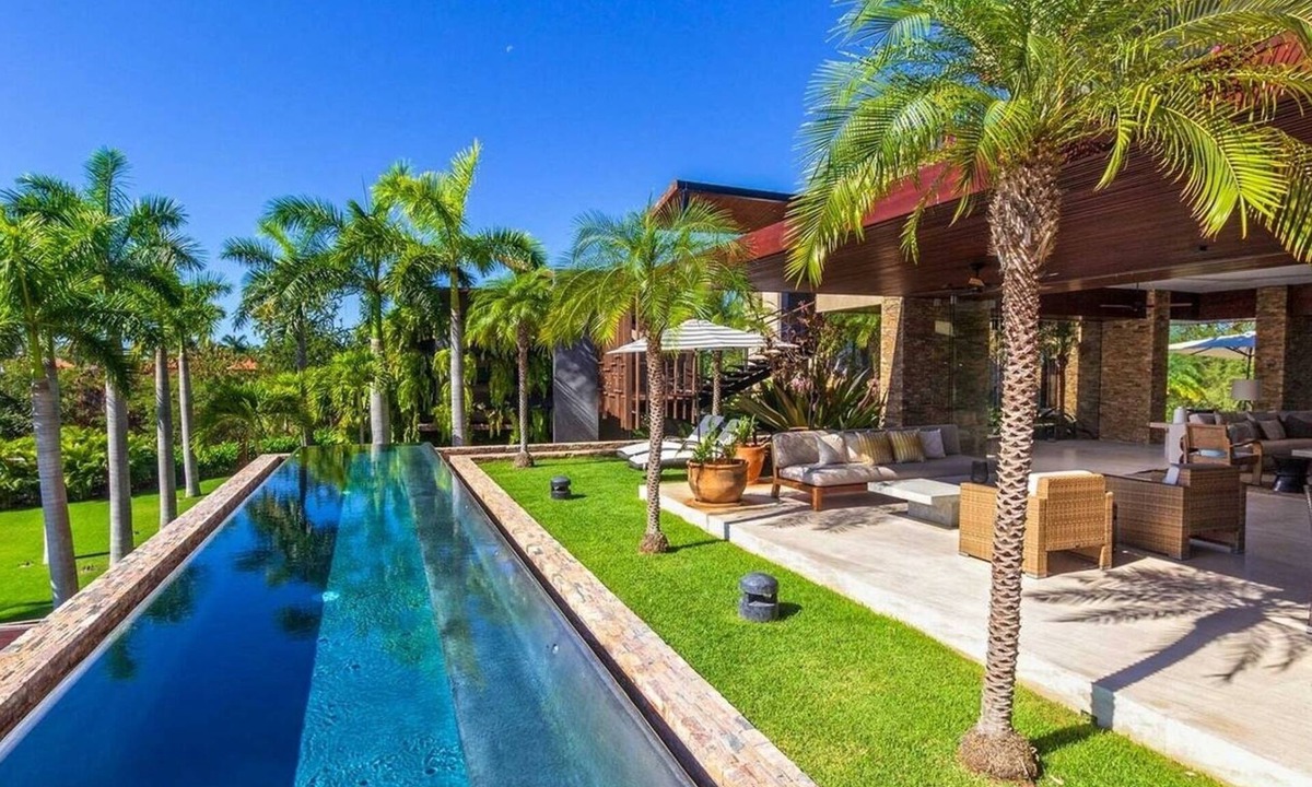 Punta de Mita Villa | Chic Punta Mita Villa with Two Infinity Pools and Swim-Up Bar