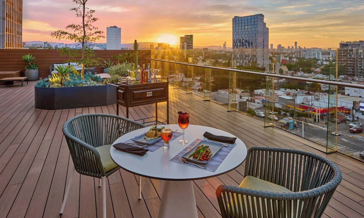 Providencia Hotel | City Express Plus by Marriott Guadalajara Providencia