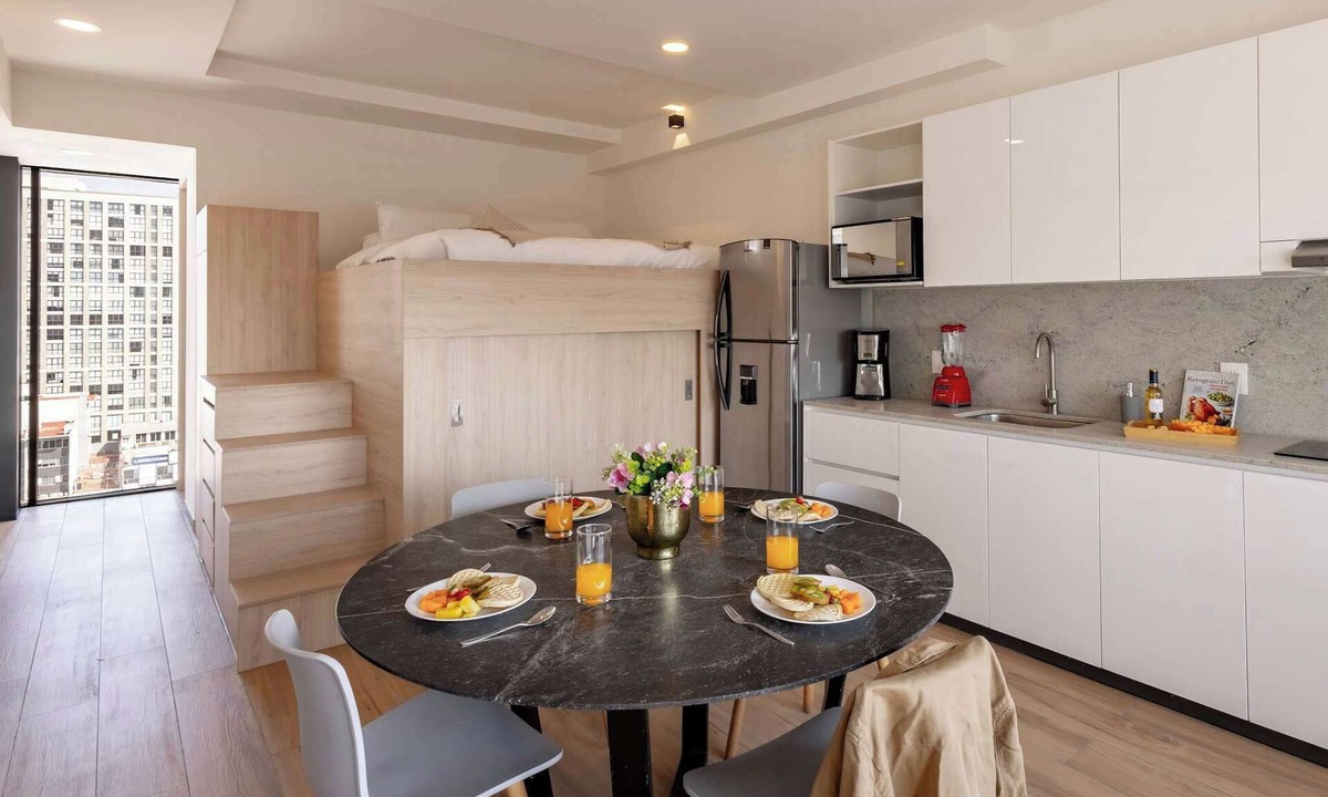 Lafayette Apartment | City-view studio w/kitchen & workspace