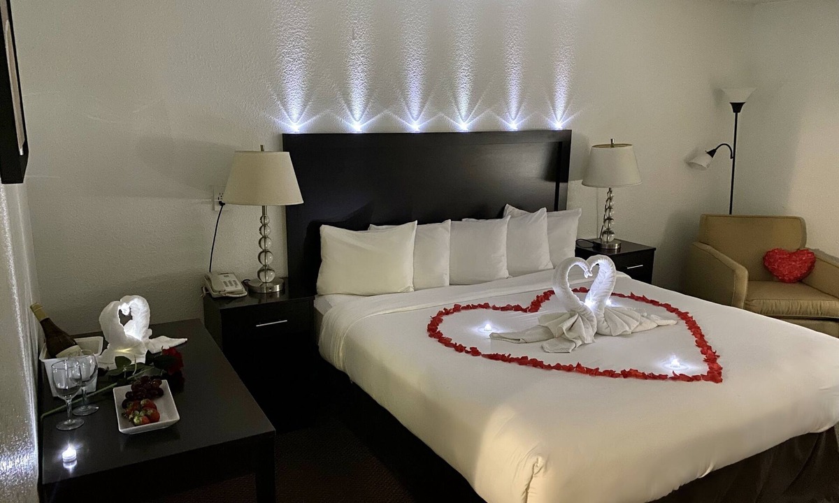 McAllen Hotel | Clarion Inn near McAllen Airport