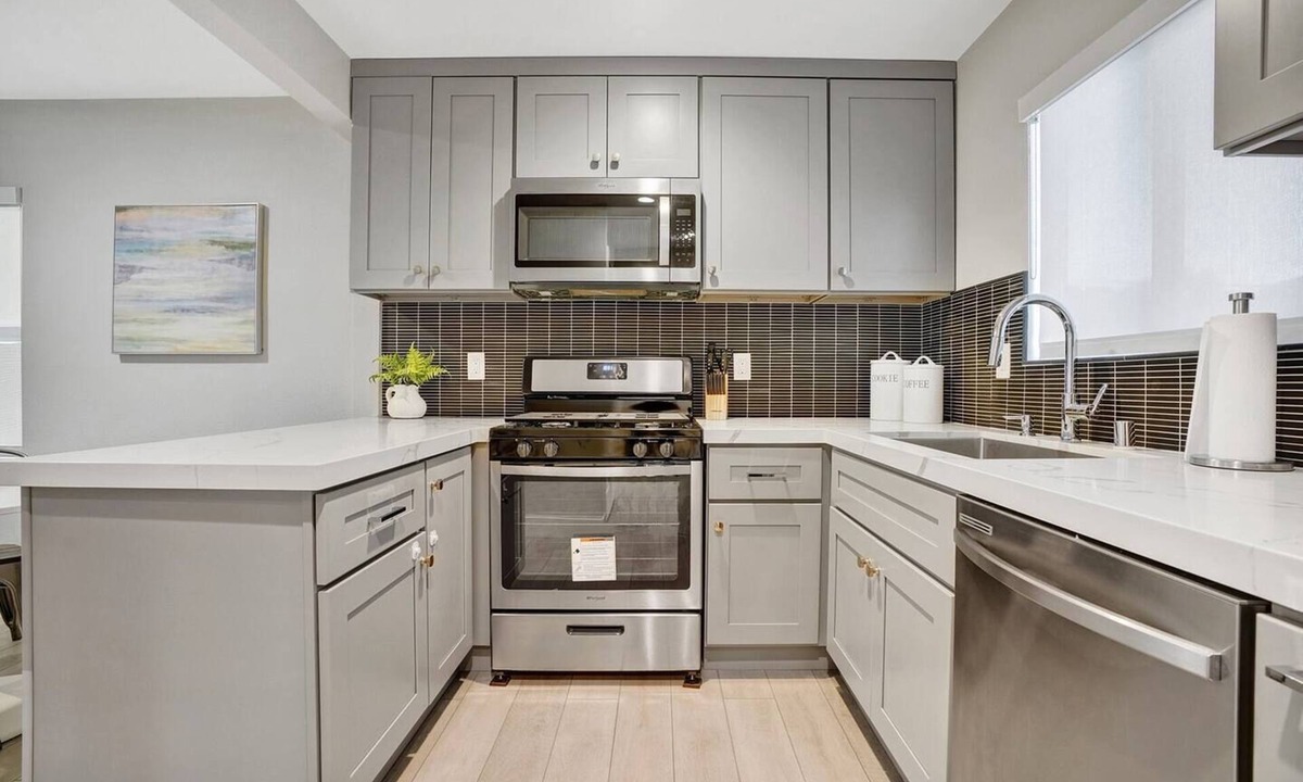 Fullerton House | Clean 2BR/2BA Family Home · Near Disneyland
