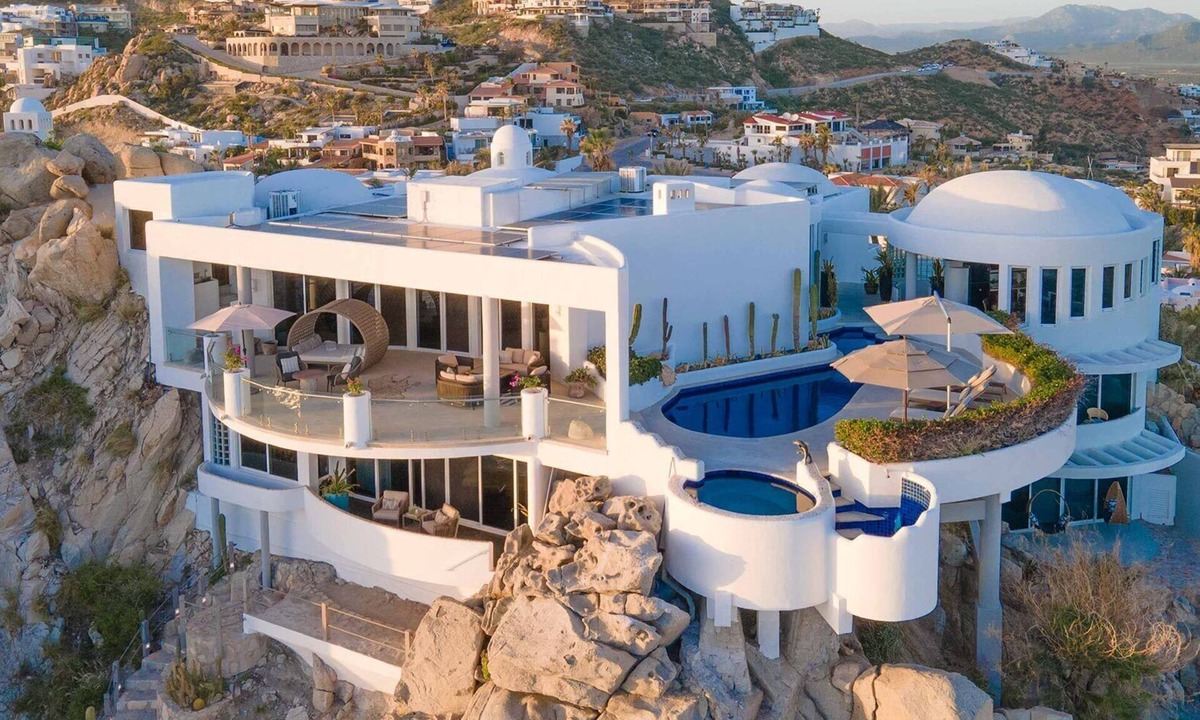 Pedregal Villa | Cliffside Villa with Ocean View, Pool, Sauna, Butler