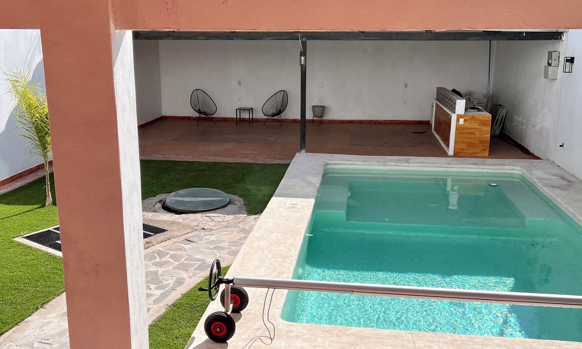 San Isidro Mazatepec House | Close to Gdl stadium, heated pool, homemade breakfast inc. During FIFA games.