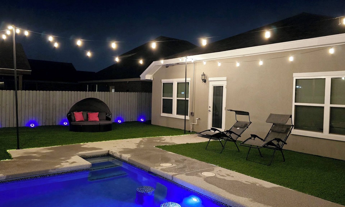 Mission House | Come and enjoy our amazing pool at The Getaway