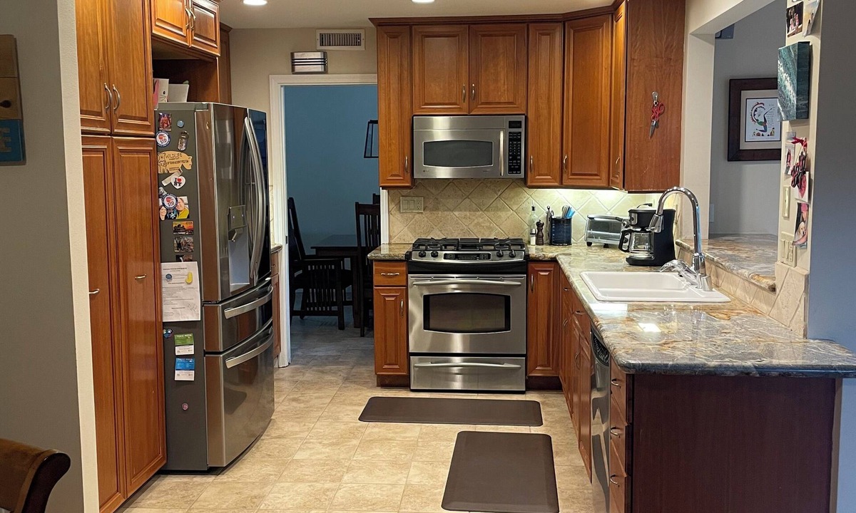 Thousand Oaks House | Comfortable 3 bedroom 2.5 bathroom home in Newbury Park California