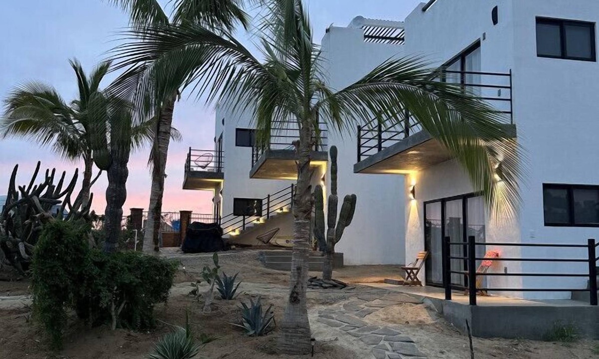 Cerritos Villa | Condo#2-5Min Walk to Beach/Surf-Sleeps2-KingSuite