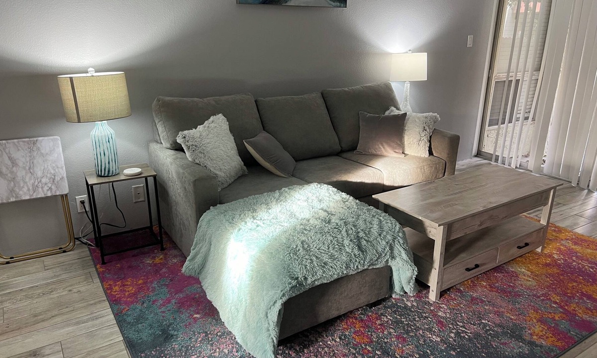 Entertainment District Condo | Condo w POOL/1bd1ba/sleeps4/Oldtown Scottsdale/pet friendly