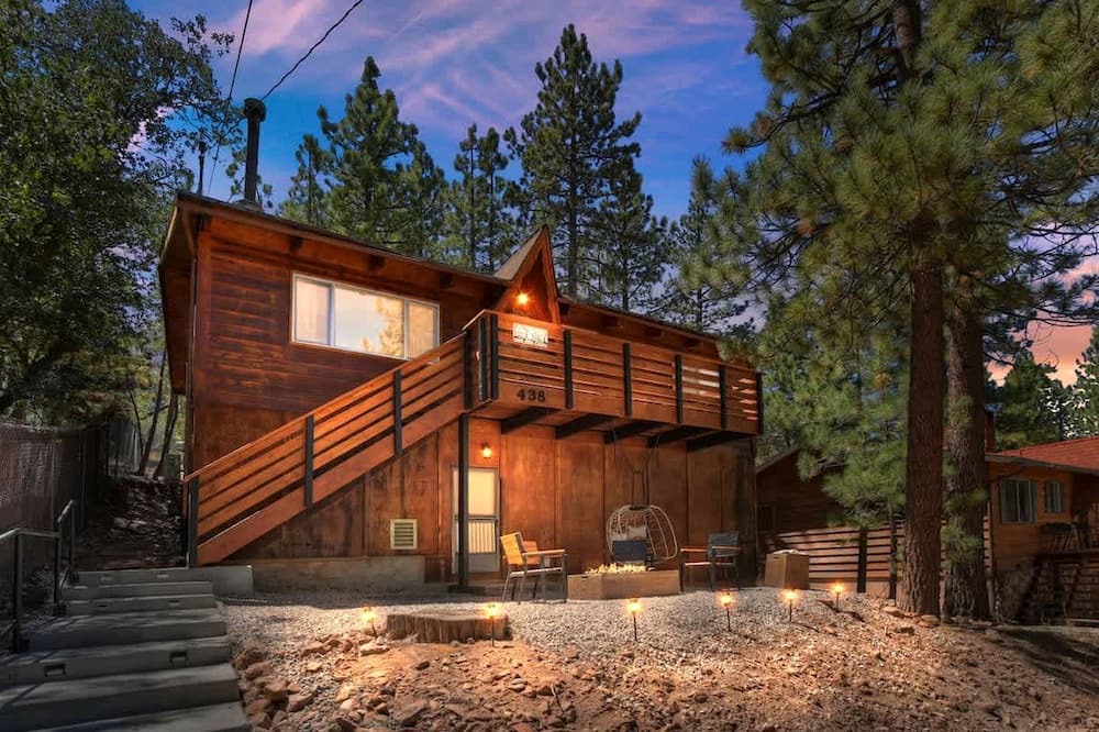 Big Bear Lake House | Contemporary Comfort: Modern Cabin Retreat near Big Bear Lake