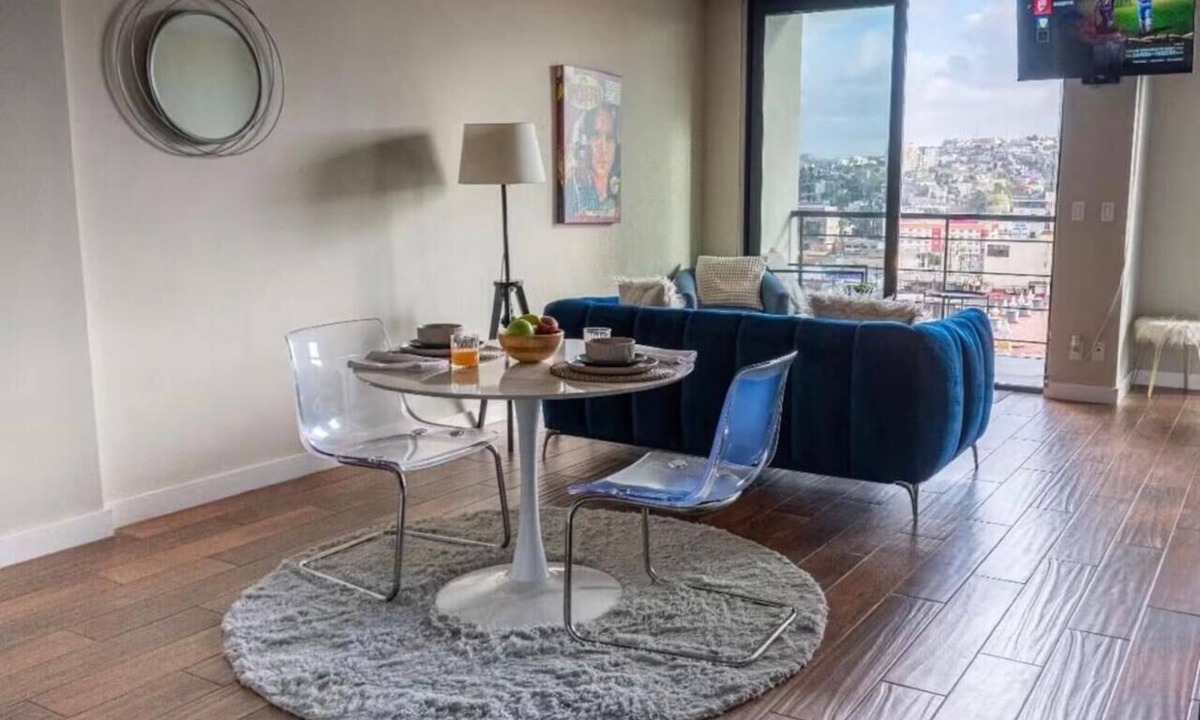 Avenida Revolucion Apartment | Cozy 1-bedroom apartment in peaceful Tijuana with AC and gym