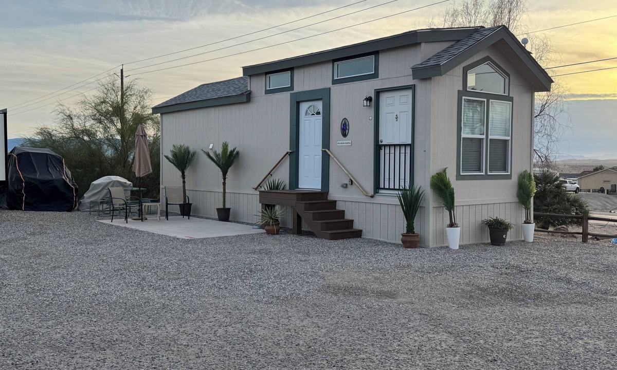 Desert Hills Cottage | Cozy 1-bedroom cottage in beautiful Lake Havasu with AC, located in premium HOA