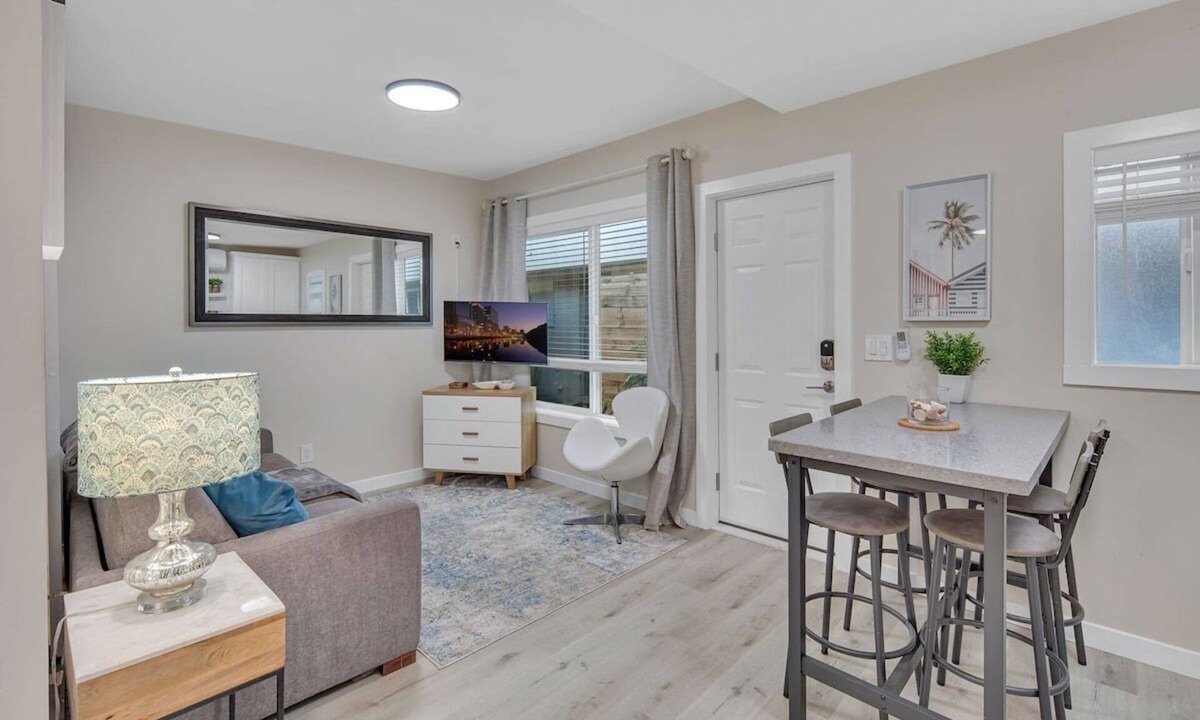 South Oceanside Condo | Cozy 1BR Across from the Beach! Sleeps 4 w/Garage