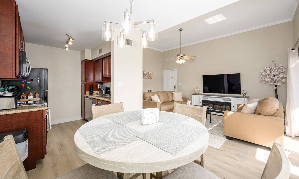 Scottsdale Estates Six Condo | Cozy 2-bedroom condo in lovely Scottsdale w/Pool View