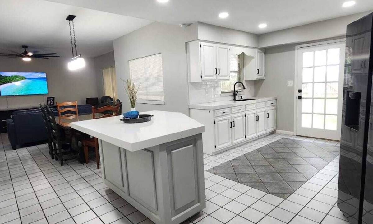Laguna Vista House | Cozy 2-bedroom house in welcoming Laguna Vista with AC, WiFi & New appliances!
